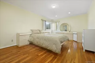 1982 Stratford Dr, Westbury, NY 11590 - Photo 17