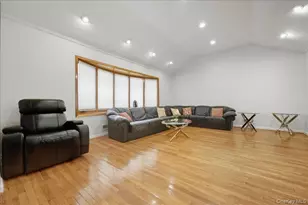 1982 Stratford Dr, Westbury, NY 11590 - Photo 5