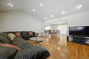 1982 Stratford Dr, Westbury, NY 11590 - Photo 7