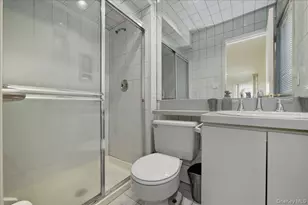 1982 Stratford Dr, Westbury, NY 11590 - Photo 19