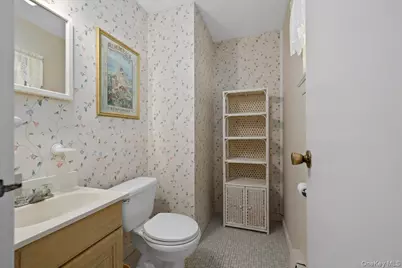 32 Ravenwood Drive, Kings Park, NY 11754 - Photo 13