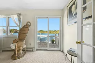 136 Connetquot Dr, Oakdale, NY 11769 - Photo 15