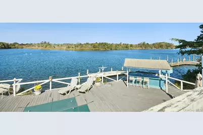 136 Connetquot Drive, Oakdale, NY 11769 - Photo 25