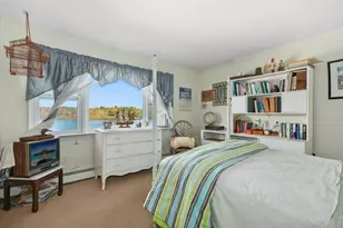 136 Connetquot Dr, Oakdale, NY 11769 - Photo 21