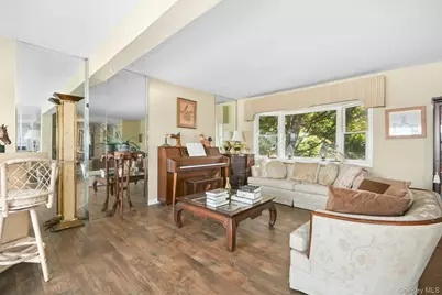 136 Connetquot Drive, Oakdale, NY 11769 - Photo 5