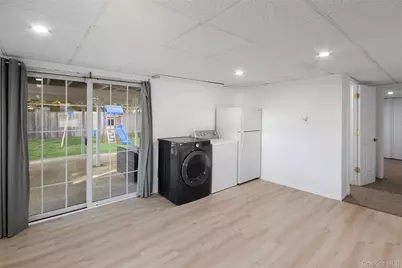 380 Montgomery Avenue, West Babylon, NY 11704 - Photo 23