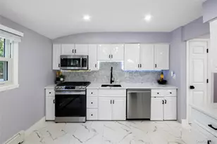 380 Montgomery Ave, West Babylon, NY 11704 - Photo 13