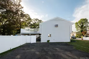 380 Montgomery Ave, West Babylon, NY 11704 - Photo 3