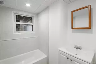 380 Montgomery Ave, West Babylon, NY 11704 - Photo 27