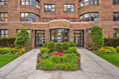 98-120 Queens Boulevard #6G, Rego Park, NY 11374 - Photo 5