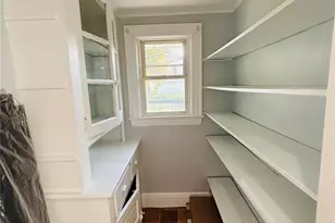 19 Ellwood St, Glen Cove, NY 11542 - Photo 5