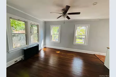 19 Ellwood Street, Glen Cove, NY 11542 - Photo 7