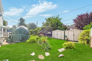 408 Briarwood Rd, Massapequa, NY 11758 - Photo 3