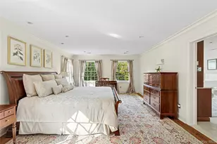 1270 Plandome Rd, Manhasset, NY 11030 - Photo 11