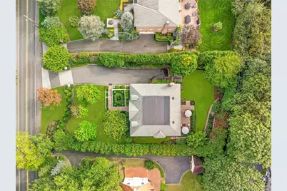 1270 Plandome Road, Manhasset, NY 11030 - Photo 23