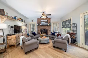 1750 Laurel Lake Dr, Mattituck, NY 11952 - Photo 7