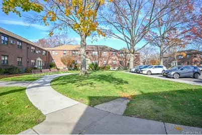 245-12 62 Avenue #G/3 Lower, Douglaston, NY 11362 - Photo 3