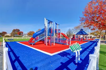 610 Jericho Turnpike, New Hyde Park, NY 11040 - Photo 11