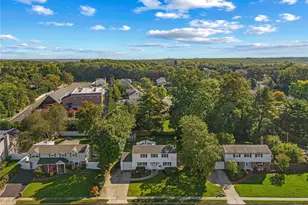 38 Oxford Rd, Old Bethpage, NY 11804 - Photo 3