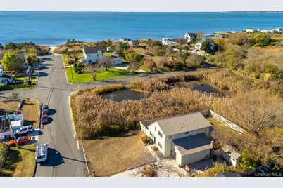 304 S Dunton Avenue, Patchogue, NY 11772 - Photo 9