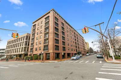 12 Bond Street #4C, Great Neck, NY 11021 - Photo 1