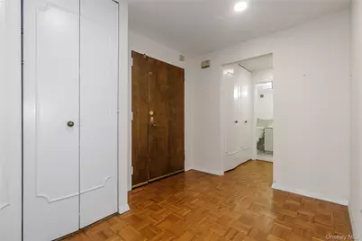 12 Bond Street #4C, Great Neck, NY 11021 - Photo 7