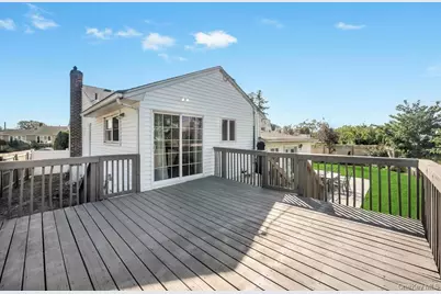 2566 Hyacinth Street, Westbury, NY 11590 - Photo 9