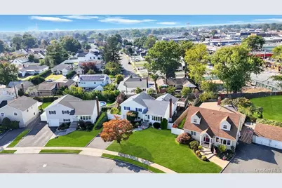 2566 Hyacinth Street, Westbury, NY 11590 - Photo 31