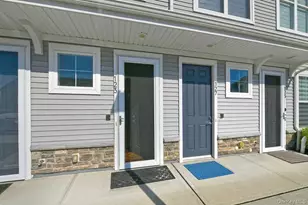 123 Emanuel Wy, East Meadow, NY 11554 - Photo 3