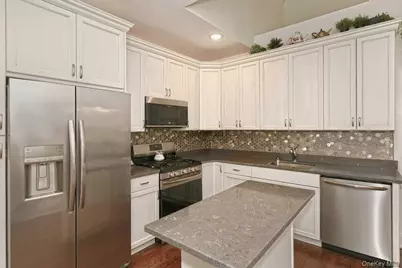 123 Emanuel Way, East Meadow, NY 11554 - Photo 9