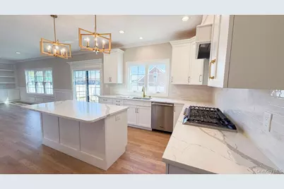 214 N Cedar Street, Massapequa, NY 11758 - Photo 9