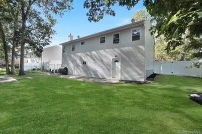 165 N 27th Street, Wyandanch, NY 11798 - Photo 17