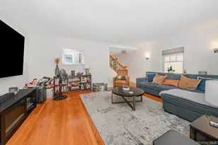 10 Pansy Ave, Floral Park, NY 11001 - Photo 7