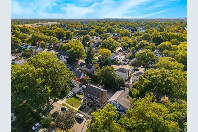 10 Pansy Avenue, Floral Park, NY 11001 - Photo 3