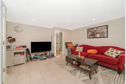 10 Pansy Avenue, Floral Park, NY 11001 - Photo 15