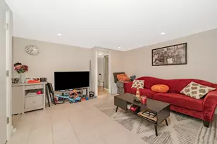 10 Pansy Ave, Floral Park, NY 11001 - Photo 15