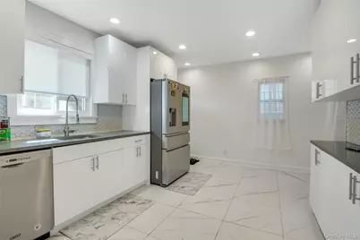 290 E Sidney Avenue, Mount Vernon, NY 10553 - Photo 13