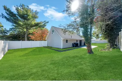 382 Boyle Road, Selden, NY 11784 - Photo 9