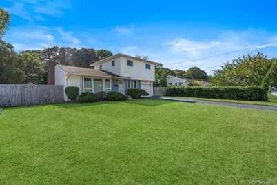 10 Riverdale Avenue, Oakdale, NY 11769 - Photo 29