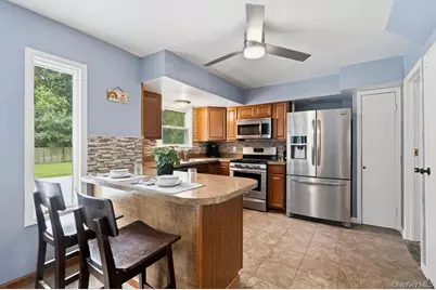 10 Riverdale Avenue, Oakdale, NY 11769 - Photo 5