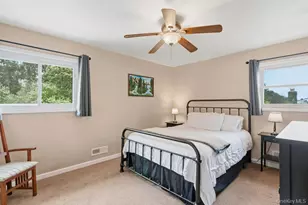 10 Riverdale Ave, Oakdale, NY 11769 - Photo 21