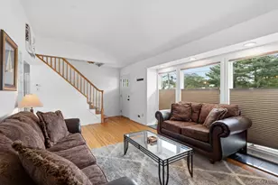 10 Riverdale Ave, Oakdale, NY 11769 - Photo 3