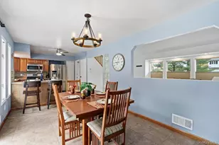 10 Riverdale Ave, Oakdale, NY 11769 - Photo 11