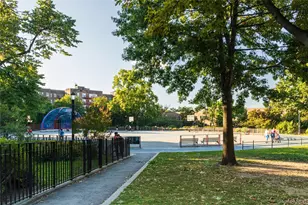 52-30 39th Dr, Woodside, NY 11377 - Photo 9