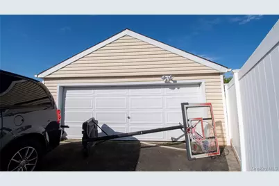 2810 1st Place, Baldwin, NY 11510 - Photo 17