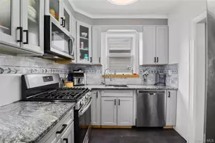 3215 Randall Ave, Bronx, NY 10465 - Photo 15