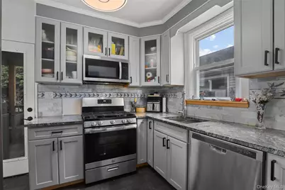 3215 Randall Avenue, Bronx, NY 10465 - Photo 13