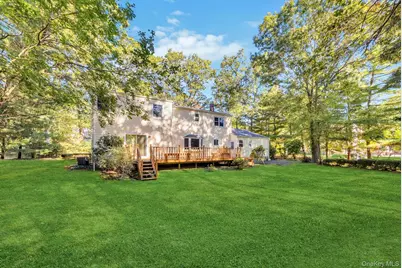 8 Chablis Drive, Dix Hills, NY 11746 - Photo 15