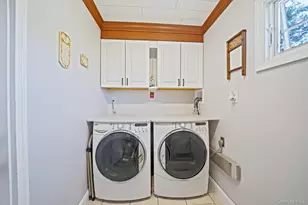 10 Munson St, Medford, NY 11763 - Photo 33