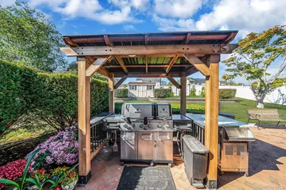 10 Munson Street, Medford, NY 11763 - Photo 19